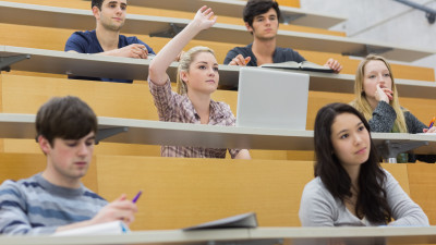 studenten in collegebanken