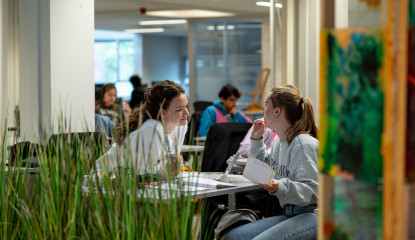 Studenten aan tafel