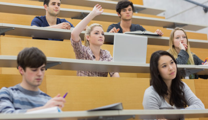 studenten in collegebanken