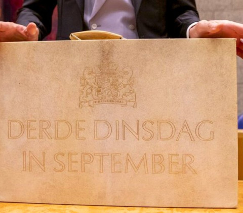 Koffertje met miljoenennota